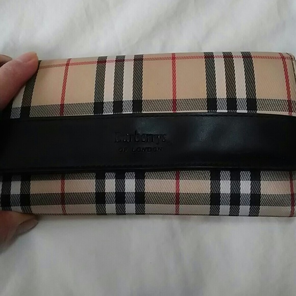 burberry checkbook cover